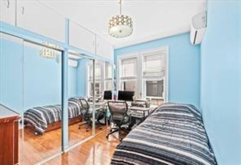 196 Quentin Road, Brooklyn, New York 11223, ,3 BathroomsBathrooms,Residential,For Sale,Quentin,486606