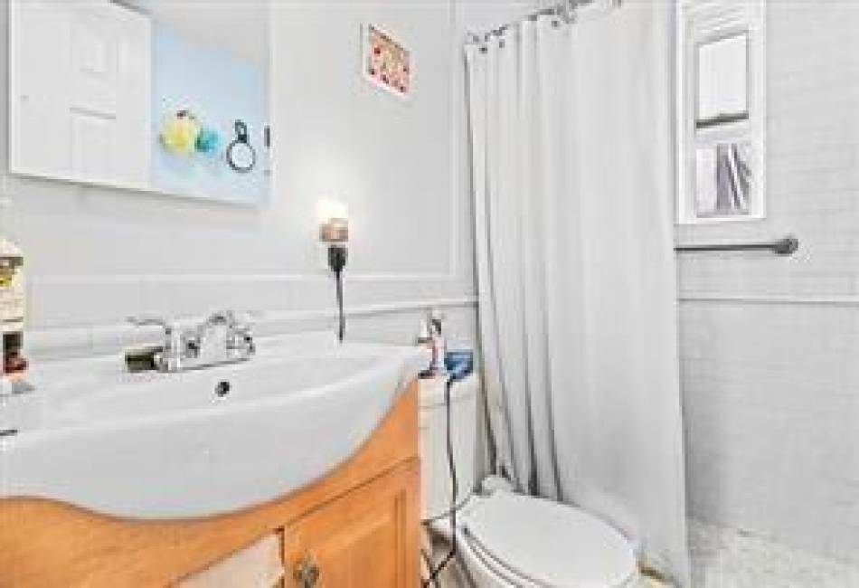 196 Quentin Road, Brooklyn, New York 11223, ,3 BathroomsBathrooms,Residential,For Sale,Quentin,486606