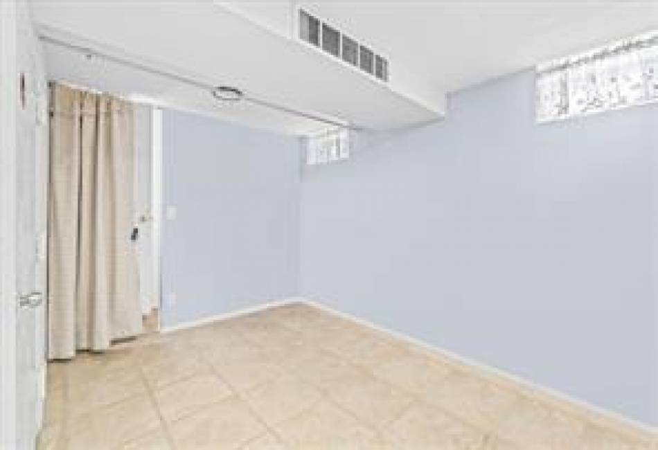 196 Quentin Road, Brooklyn, New York 11223, ,3 BathroomsBathrooms,Residential,For Sale,Quentin,486606