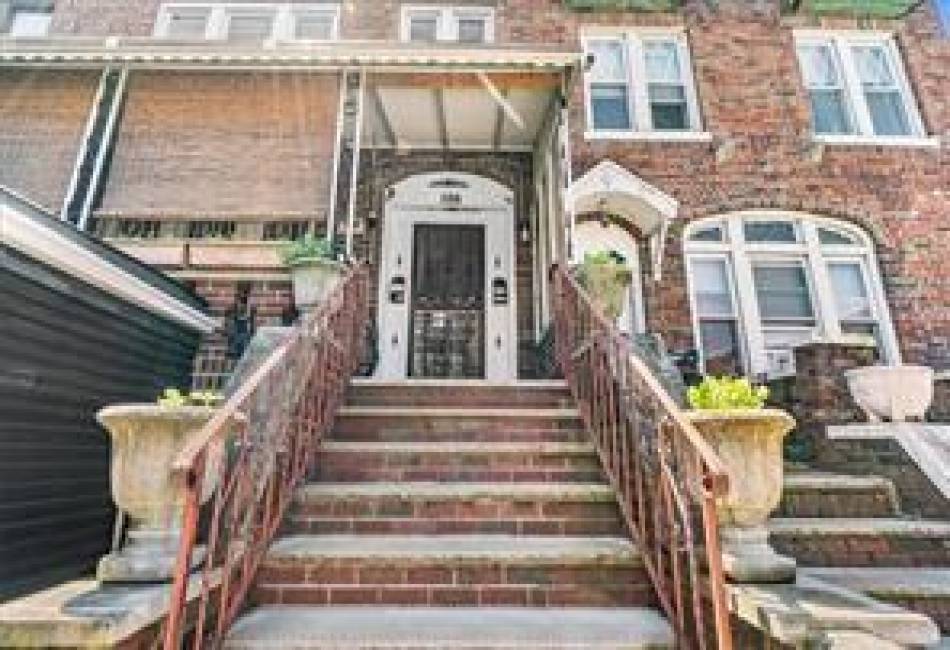 196 Quentin Road, Brooklyn, New York 11223, ,3 BathroomsBathrooms,Residential,For Sale,Quentin,486606