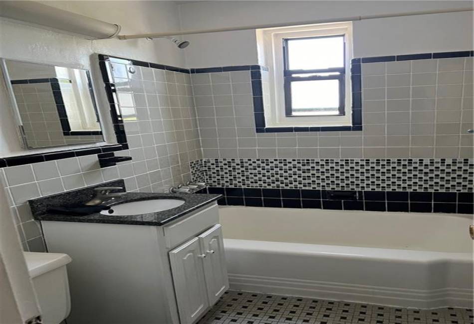 2821 Kings Highway, Brooklyn, New York 11229, 1 Bedroom Bedrooms, ,1 BathroomBathrooms,Residential,For Sale,Kings,481706