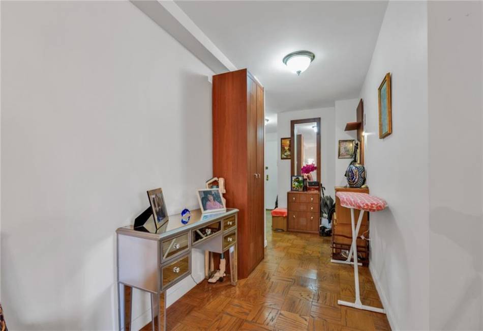 40 Brighton 1st Road, Brooklyn, New York 11235, ,1 BathroomBathrooms,Residential,For Sale,Brighton 1st,486613