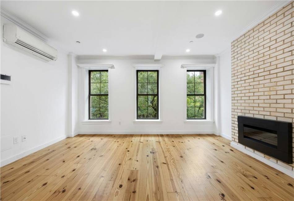 583 Putnam Avenue, Brooklyn, New York 11221, 2 Bedrooms Bedrooms, ,1 BathroomBathrooms,Residential,For Sale,Putnam,486603