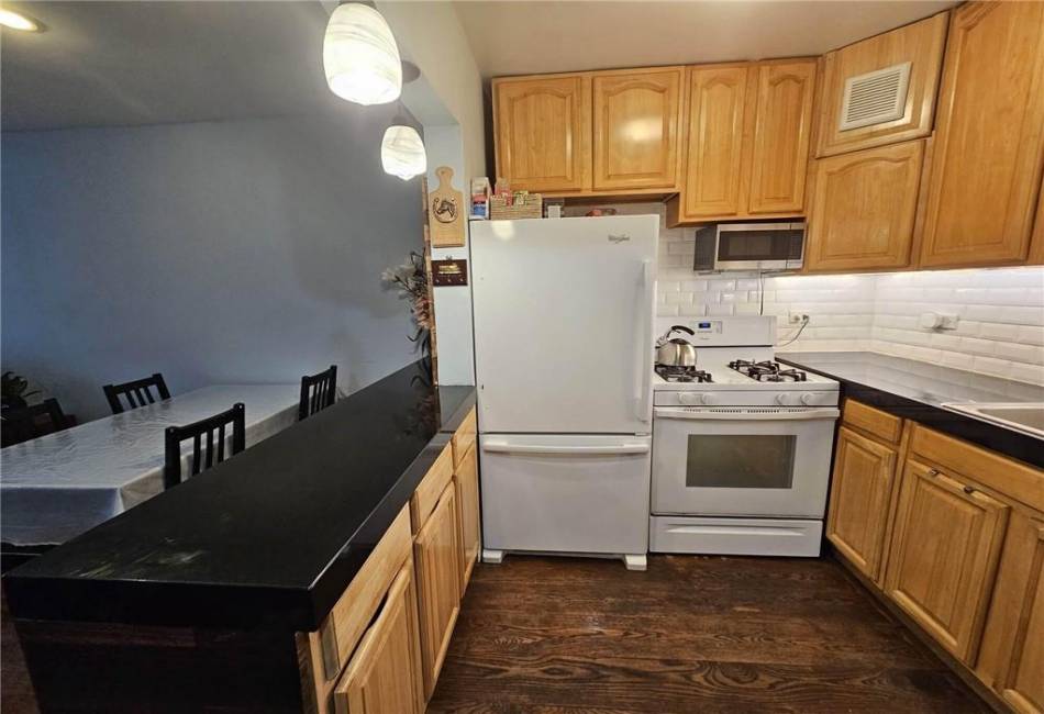 207 Ocean Parkway, Brooklyn, New York 11218, 1 Bedroom Bedrooms, ,1 BathroomBathrooms,Residential,For Sale,Ocean,486620