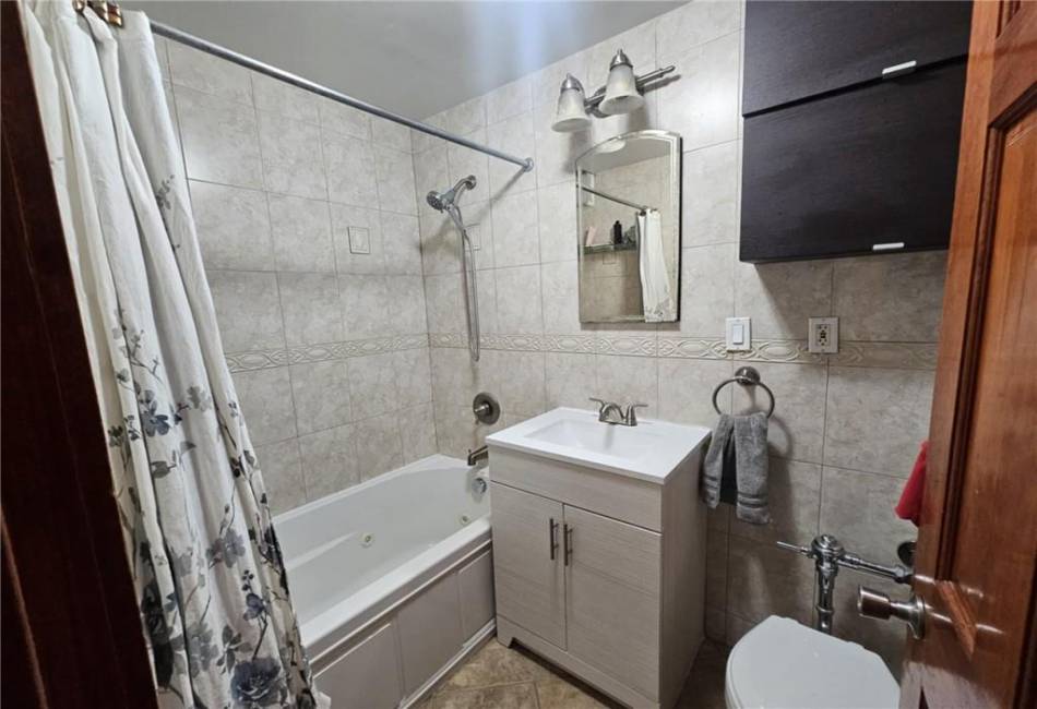 207 Ocean Parkway, Brooklyn, New York 11218, 1 Bedroom Bedrooms, ,1 BathroomBathrooms,Residential,For Sale,Ocean,486620