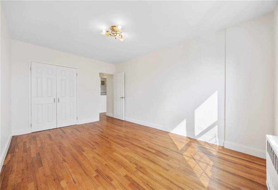 2600 21st Street, Brooklyn, New York 11235, 1 Bedroom Bedrooms, ,1 BathroomBathrooms,Residential,For Sale,21st,486636