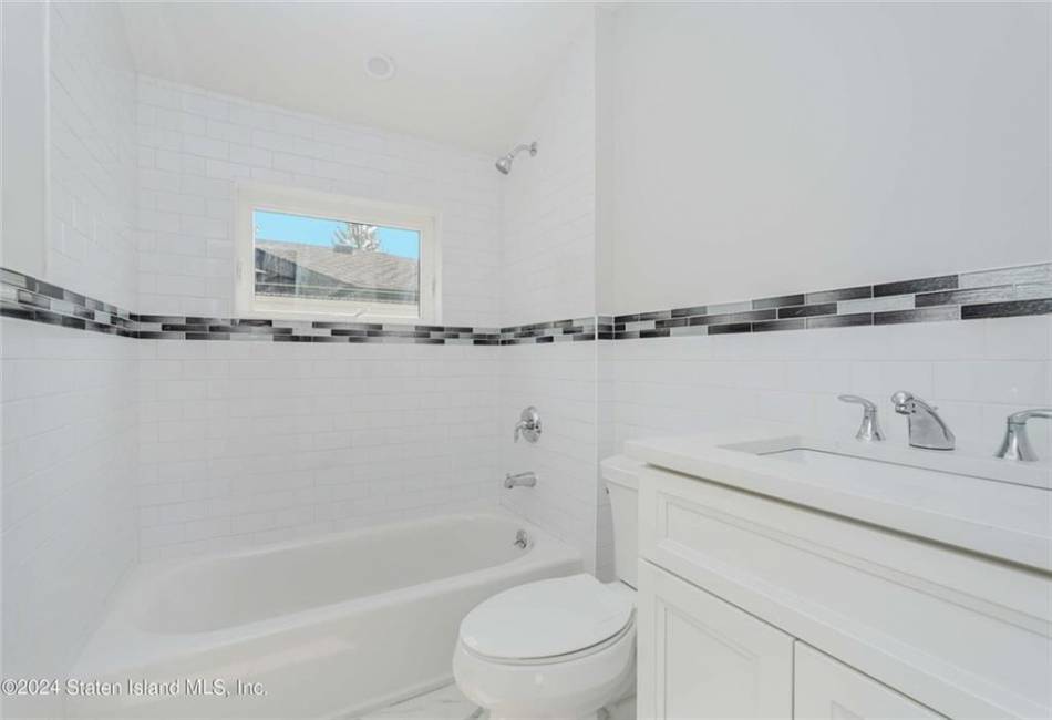 115 Glenwood Avenue, Staten Island, New York 10301, 4 Bedrooms Bedrooms, ,4 BathroomsBathrooms,Residential,For Sale,Glenwood,486639