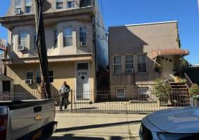 2196 McDonald Avenue, Brooklyn, New York 11223, 14 Bedrooms Bedrooms, ,5 BathroomsBathrooms,Residential,For Sale,McDonald,486644