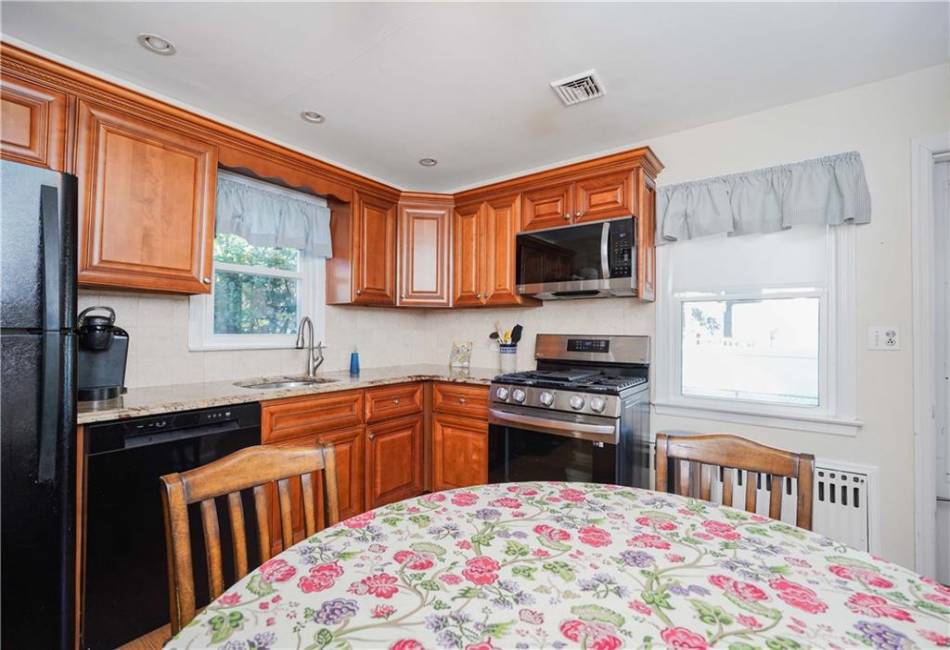 106 Fairview Avenue, Staten Island, New York 10314, 3 Bedrooms Bedrooms, ,2 BathroomsBathrooms,Residential,For Sale,Fairview,486647