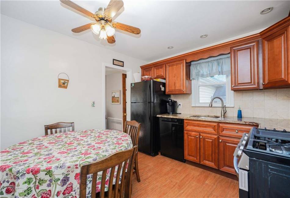 106 Fairview Avenue, Staten Island, New York 10314, 3 Bedrooms Bedrooms, ,2 BathroomsBathrooms,Residential,For Sale,Fairview,486647