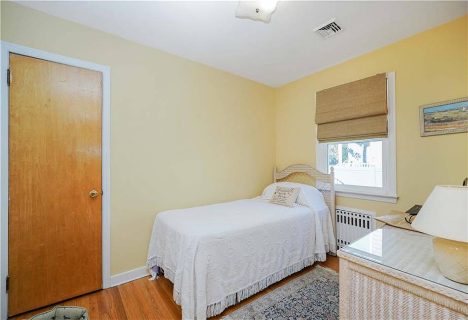 106 Fairview Avenue, Staten Island, New York 10314, 3 Bedrooms Bedrooms, ,2 BathroomsBathrooms,Residential,For Sale,Fairview,486647