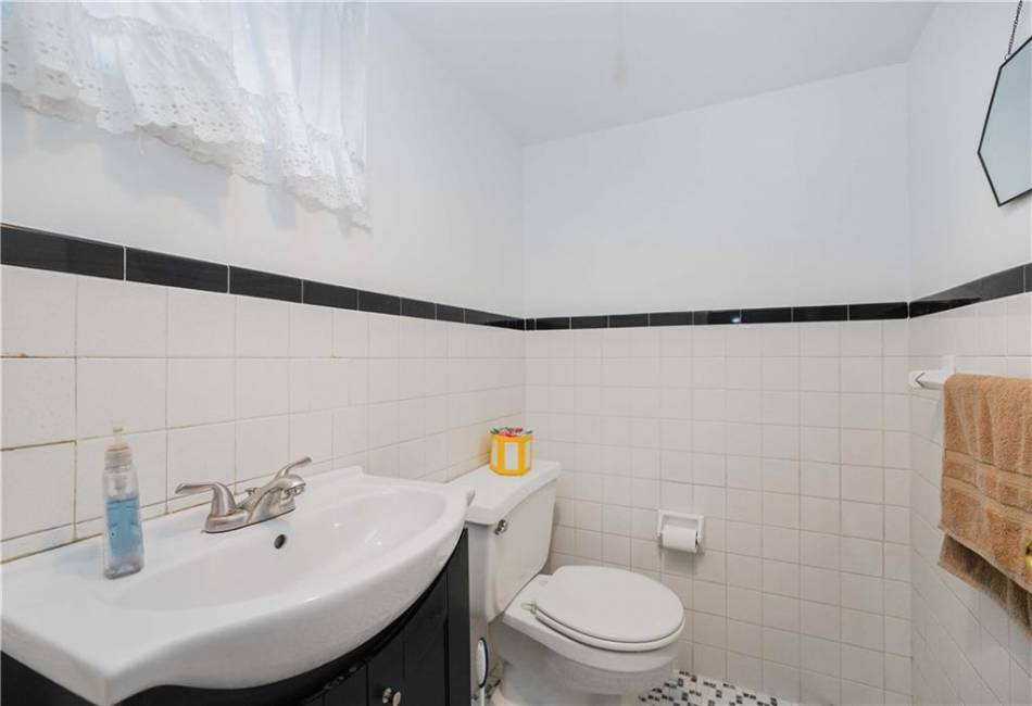 106 Fairview Avenue, Staten Island, New York 10314, 3 Bedrooms Bedrooms, ,2 BathroomsBathrooms,Residential,For Sale,Fairview,486647