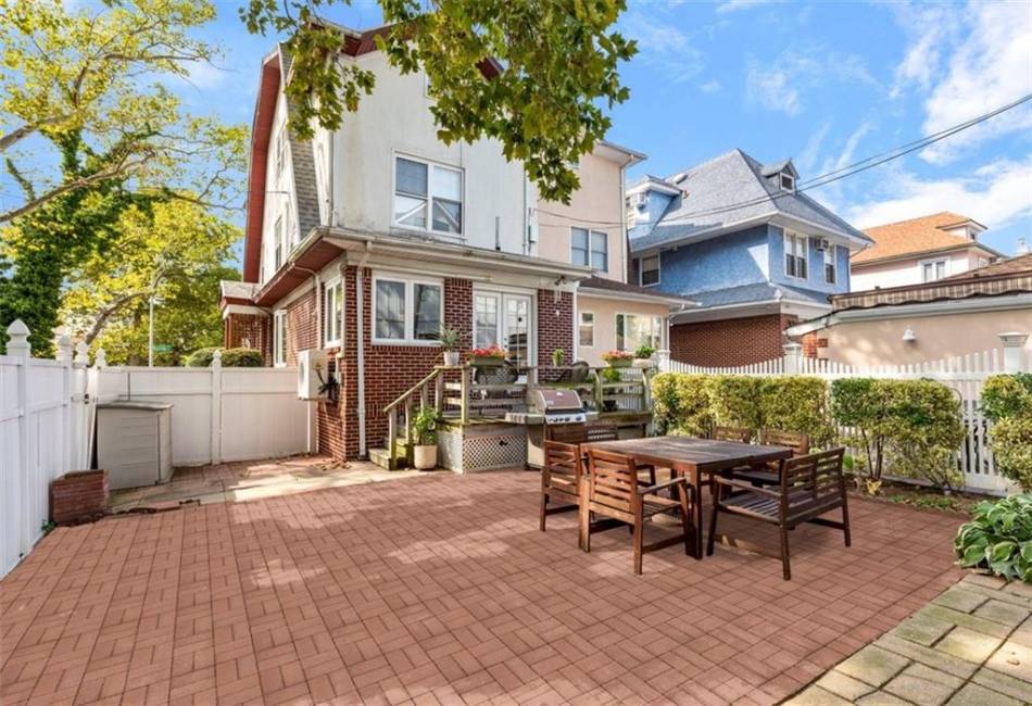 7523 Narrows Avenue, Brooklyn, New York 11209, 6 Bedrooms Bedrooms, ,3 BathroomsBathrooms,Residential,For Sale,Narrows,486479