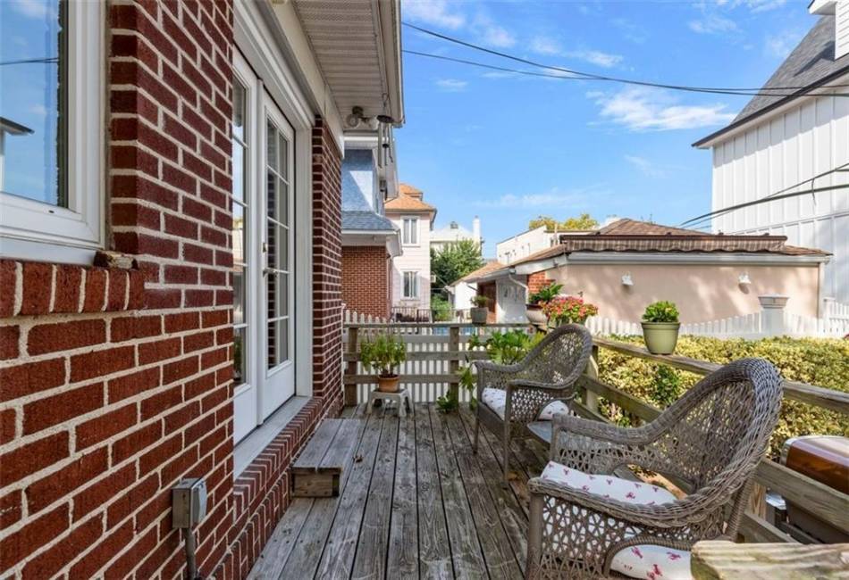 7523 Narrows Avenue, Brooklyn, New York 11209, 6 Bedrooms Bedrooms, ,3 BathroomsBathrooms,Residential,For Sale,Narrows,486479