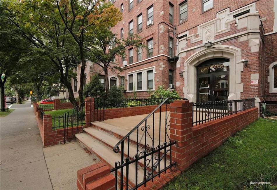 1710 Avenue H, Brooklyn, New York 11230, 1 Bedroom Bedrooms, ,1 BathroomBathrooms,Residential,For Sale,Avenue H,486571