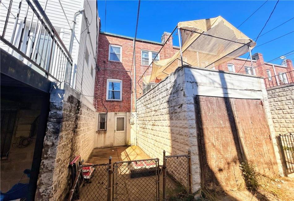 2610 Avenue T, Brooklyn, New York 11229, 3 Bedrooms Bedrooms, ,1 BathroomBathrooms,Residential,For Sale,Avenue T,486694