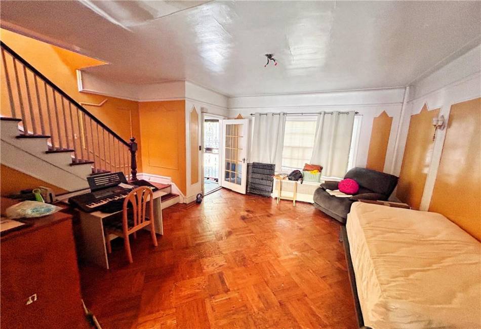 2610 Avenue T, Brooklyn, New York 11229, 3 Bedrooms Bedrooms, ,1 BathroomBathrooms,Residential,For Sale,Avenue T,486694