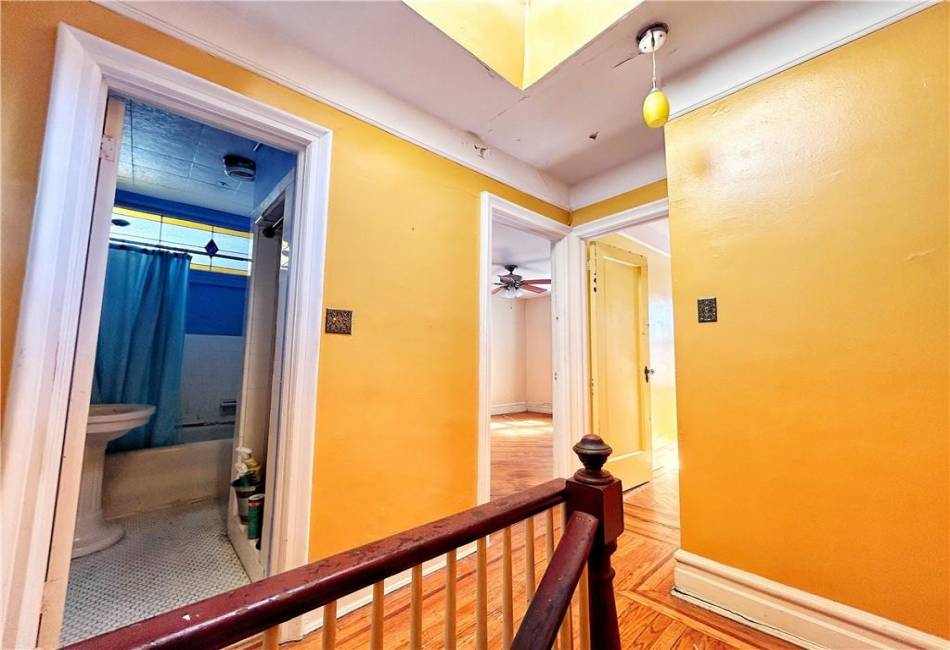 2610 Avenue T, Brooklyn, New York 11229, 3 Bedrooms Bedrooms, ,1 BathroomBathrooms,Residential,For Sale,Avenue T,486694