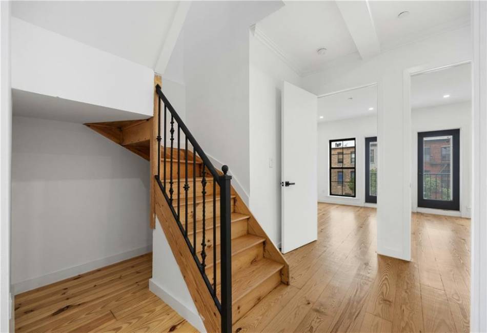 583 Putnam Avenue, Brooklyn, New York 11221, 3 Bedrooms Bedrooms, ,2 BathroomsBathrooms,Residential,For Sale,Putnam,486602