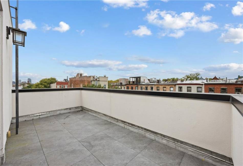 583 Putnam Avenue, Brooklyn, New York 11221, 3 Bedrooms Bedrooms, ,2 BathroomsBathrooms,Residential,For Sale,Putnam,486602