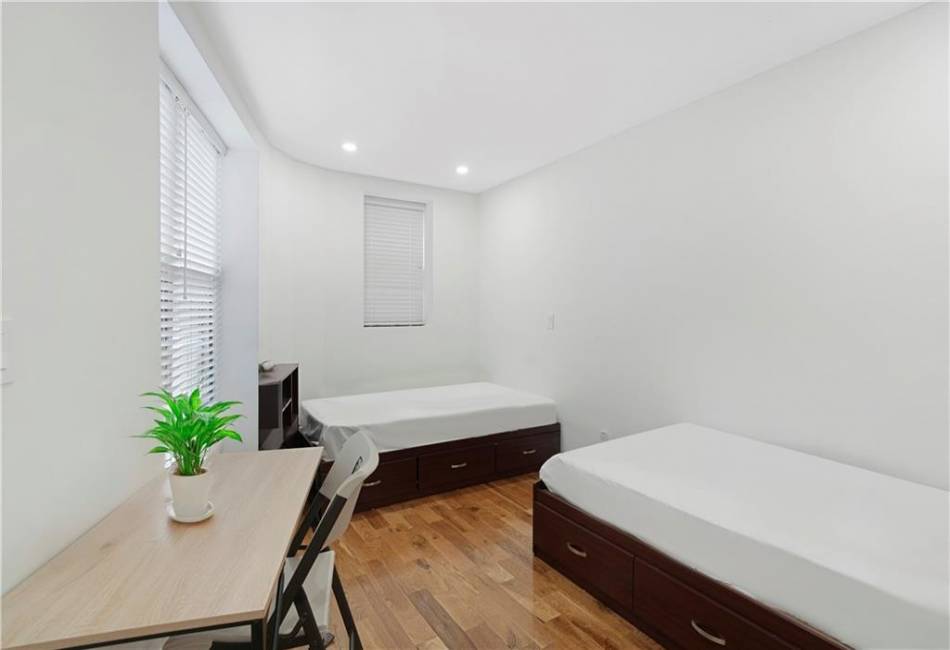 1390 Eastern Parkway, Brooklyn, New York 11233, 10 Bedrooms Bedrooms, ,8 BathroomsBathrooms,Residential,For Sale,Eastern,486728