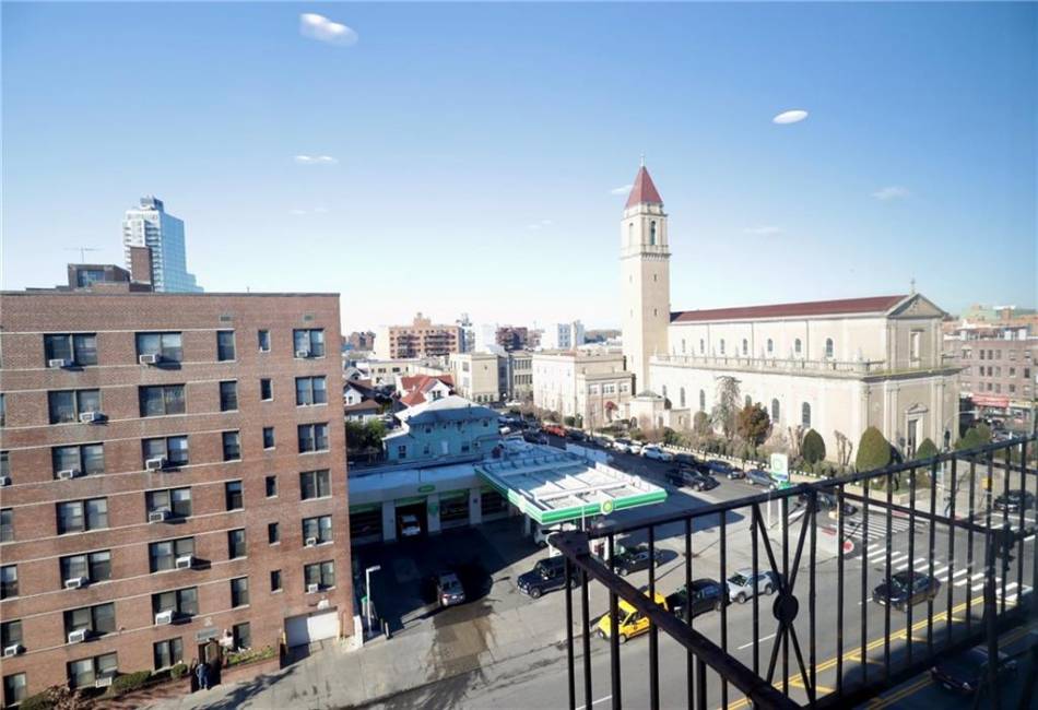 3025 Ocean Avenue, Brooklyn, New York 11235, 2 Bedrooms Bedrooms, ,1 BathroomBathrooms,Residential,For Sale,Ocean,486737