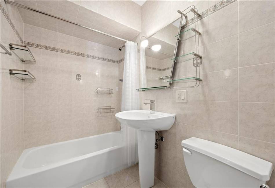 2643 24th Street, Brooklyn, New York 11235, 3 Bedrooms Bedrooms, ,3 BathroomsBathrooms,Residential,For Sale,24th,486746