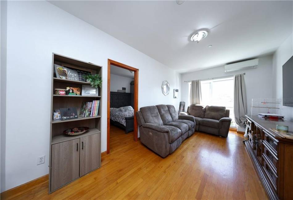 2265 7th Street, Brooklyn, New York 11223, 2 Bedrooms Bedrooms, ,2 BathroomsBathrooms,Residential,For Sale,7th,486749