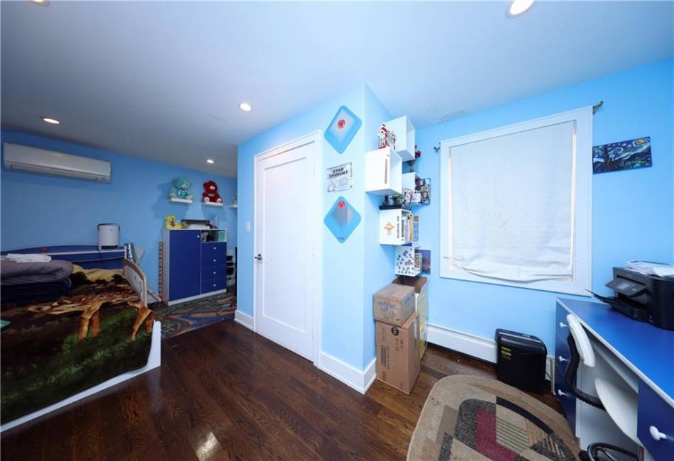 468 Avenue Y, Brooklyn, New York 11223, 9 Bedrooms Bedrooms, ,4 BathroomsBathrooms,Residential,For Sale,Avenue Y,486783