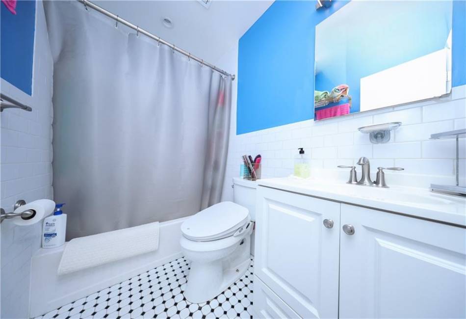 468 Avenue Y, Brooklyn, New York 11223, 9 Bedrooms Bedrooms, ,4 BathroomsBathrooms,Residential,For Sale,Avenue Y,486783