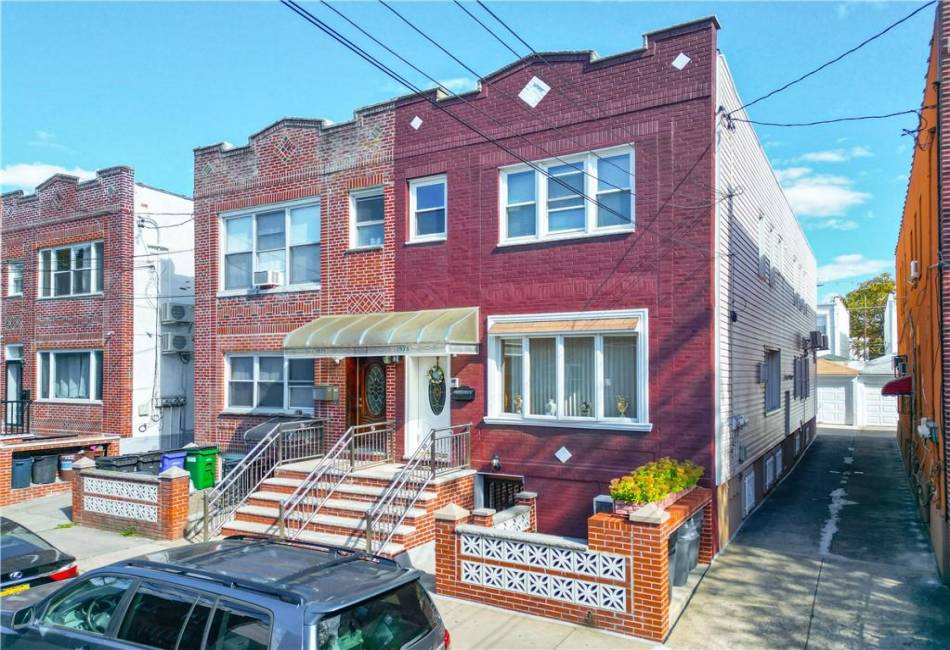 1975 11th Street, Brooklyn, New York 11223, 5 Bedrooms Bedrooms, ,4 BathroomsBathrooms,Residential,For Sale,11th,486784