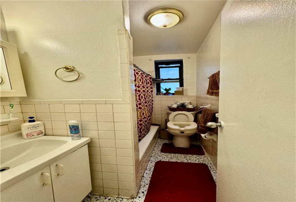 883 165th Street, Bronx, New York 10459, 2 Bedrooms Bedrooms, ,1 BathroomBathrooms,Residential,For Sale,165th,486785