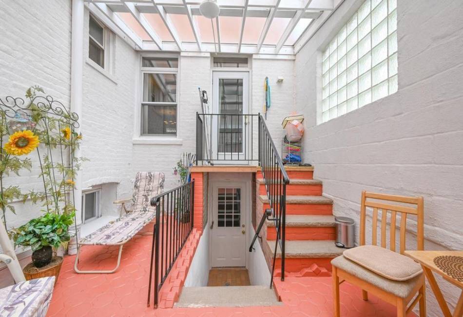 522 Bay Ridge Avenue, Brooklyn, New York 11220, 6 Bedrooms Bedrooms, ,6 BathroomsBathrooms,Residential,For Sale,Bay Ridge,486703