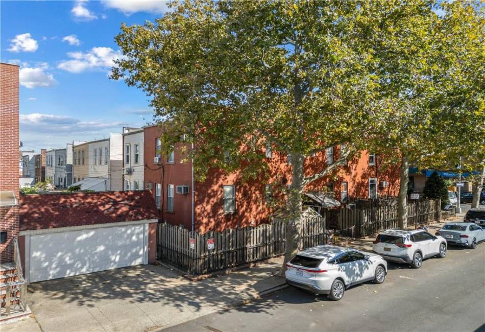 7824 18th Avenue, Brooklyn, New York 11214, 7 Bedrooms Bedrooms, ,3 BathroomsBathrooms,Residential,For Sale,18th,486742