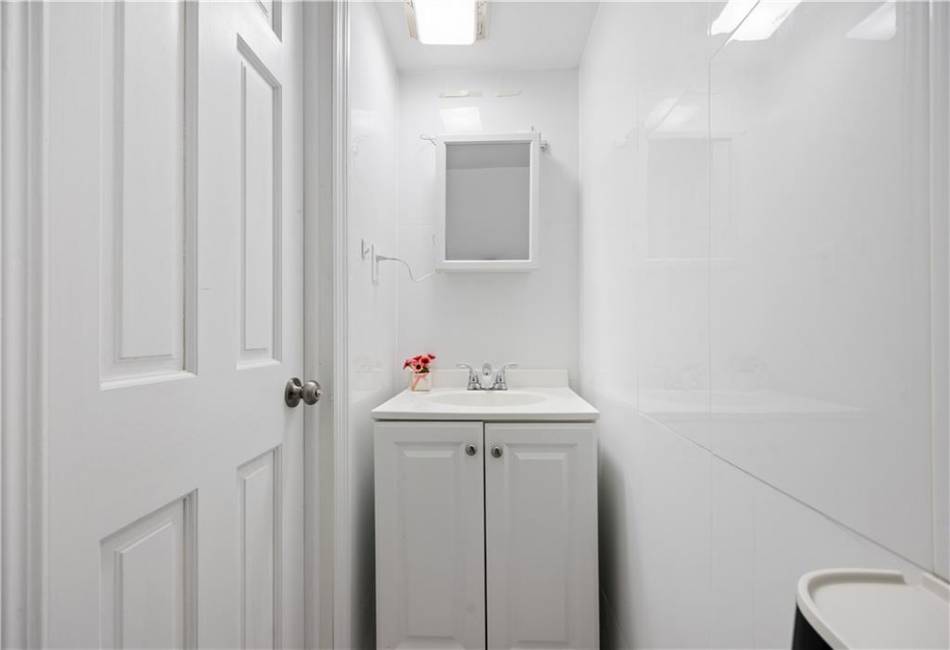 1105 Williams Court, Brooklyn, New York 11235, 3 Bedrooms Bedrooms, ,2 BathroomsBathrooms,Residential,For Sale,Williams,486775