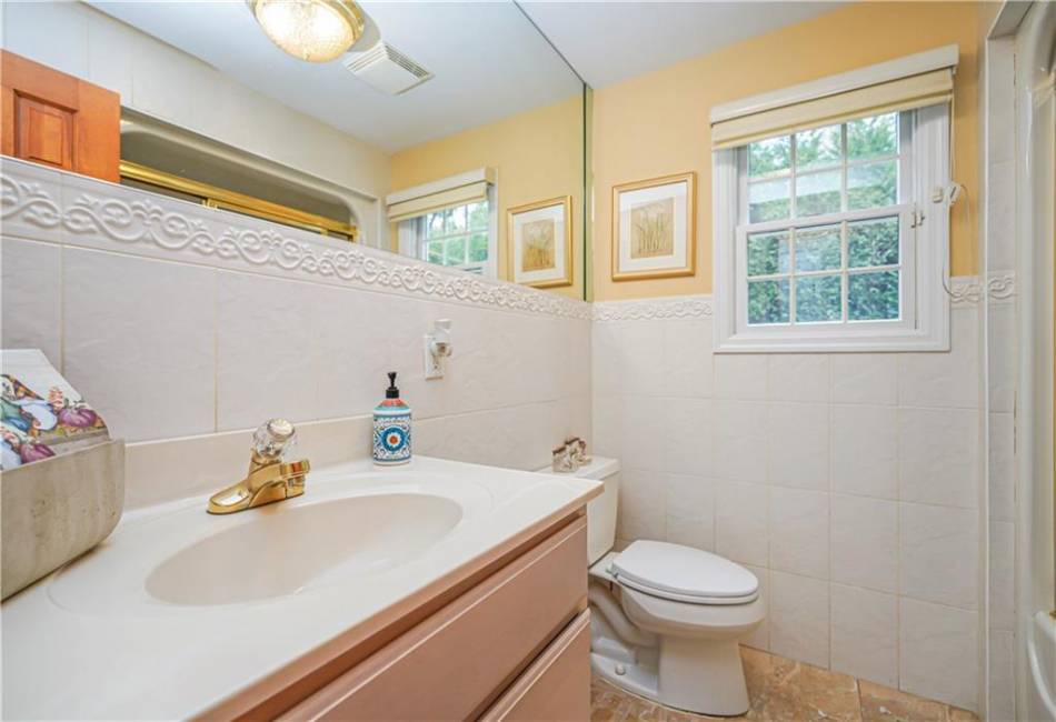 15 The Oval, Staten Island, New York 10304, 5 Bedrooms Bedrooms, ,5 BathroomsBathrooms,Residential,For Sale,The Oval,486814