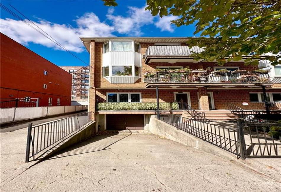 8666 23rd Avenue, Brooklyn, New York 11214, 1 Bedroom Bedrooms, ,1 BathroomBathrooms,Residential,For Sale,23rd,486833