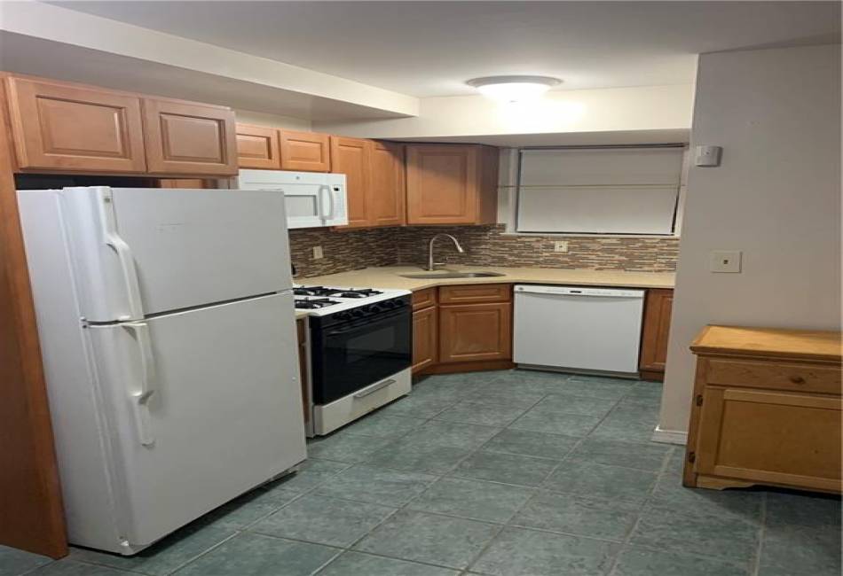 1528 98th Street, Brooklyn, New York 11236, 1 Bedroom Bedrooms, ,1 BathroomBathrooms,Residential,For Sale,98th,486676