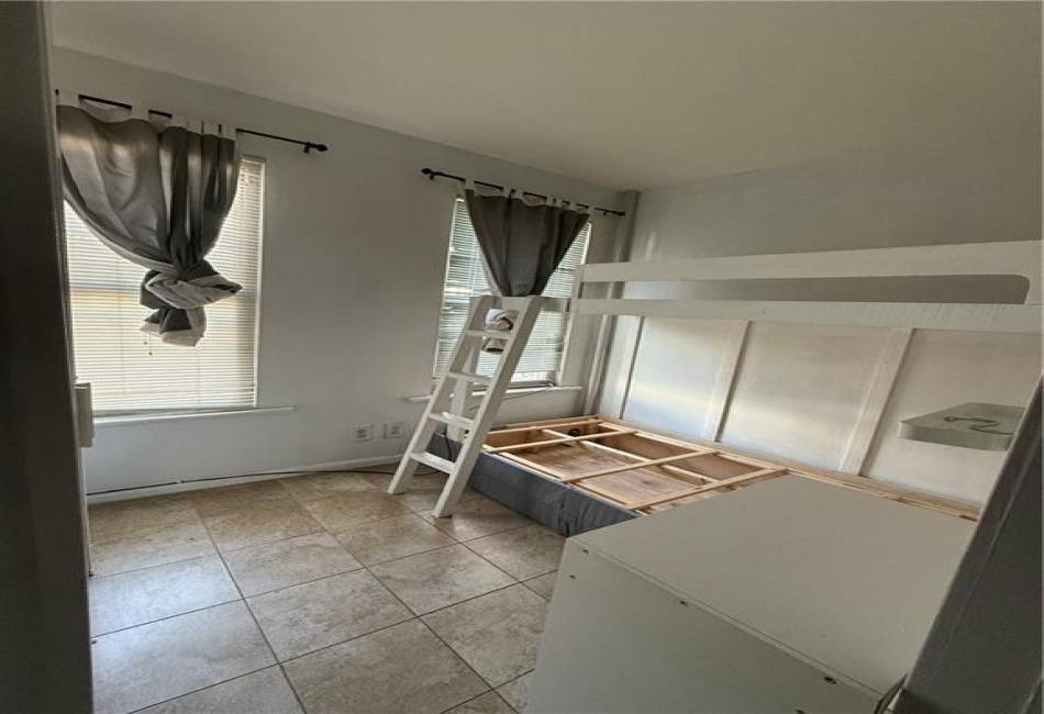 9512 89th Street, Ozone Park, New York 11416, 4 Bedrooms Bedrooms, ,2 BathroomsBathrooms,Residential,For Sale,89th,486852