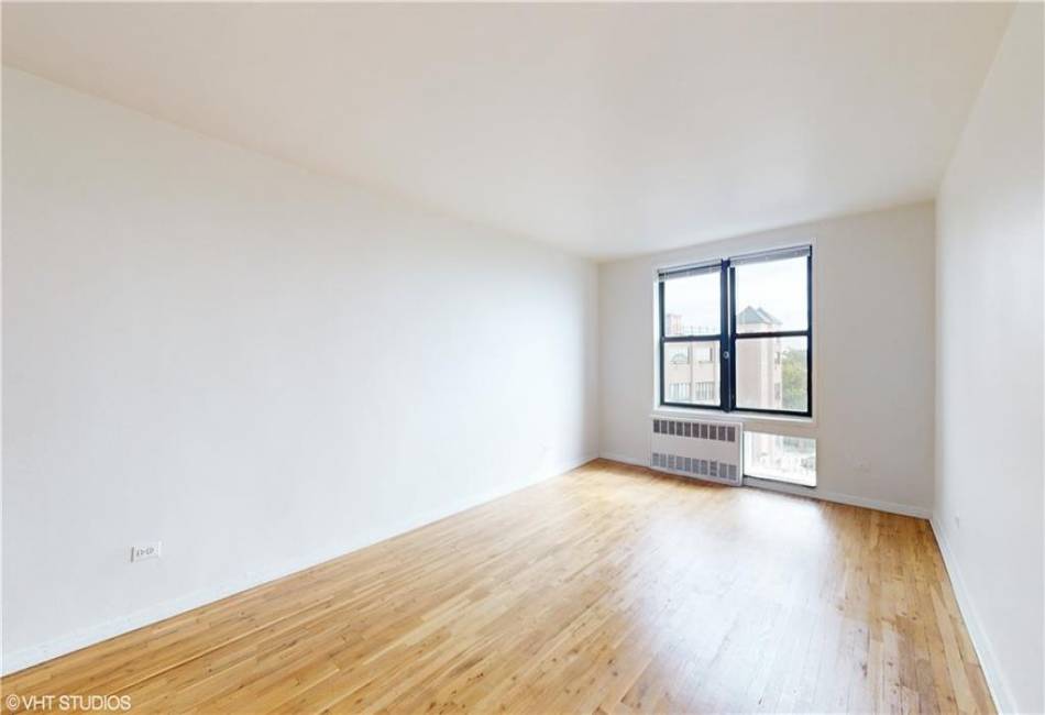 3235 Emmons Avenue, Brooklyn, New York 11235, 2 Bedrooms Bedrooms, ,1 BathroomBathrooms,Residential,For Sale,Emmons,469213