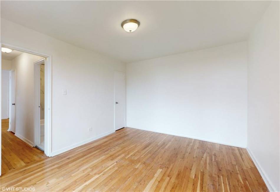 3235 Emmons Avenue, Brooklyn, New York 11235, 2 Bedrooms Bedrooms, ,1 BathroomBathrooms,Residential,For Sale,Emmons,469213