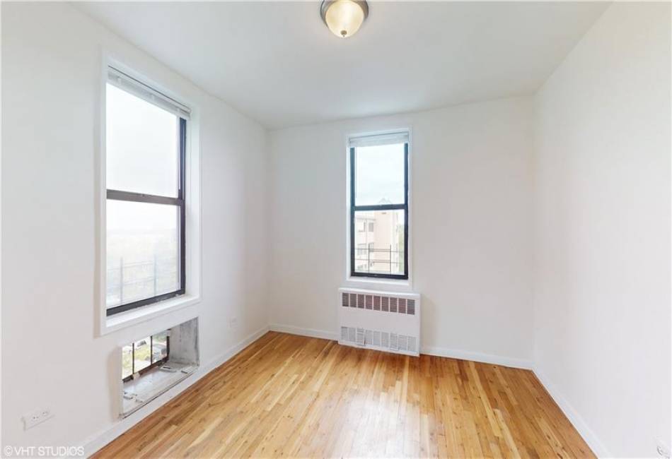 3235 Emmons Avenue, Brooklyn, New York 11235, 2 Bedrooms Bedrooms, ,1 BathroomBathrooms,Residential,For Sale,Emmons,469213