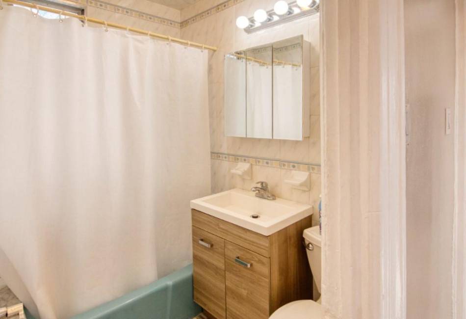 0 Bay 37th Street, Brooklyn, New York 11214, 2 Bedrooms Bedrooms, ,1 BathroomBathrooms,Rental,For Sale,Bay 37th,486906