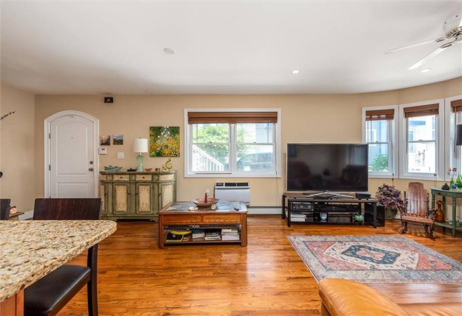 188 Beach 101st Street, Rockaway Park, New York 11694, 2 Bedrooms Bedrooms, ,3 BathroomsBathrooms,Residential,For Sale,Beach 101st,486911