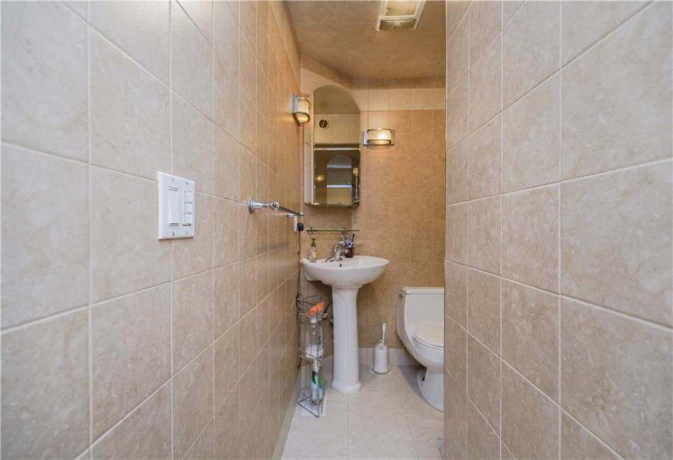 70 Manchester Drive, Staten Island, New York 10312, 3 Bedrooms Bedrooms, ,3 BathroomsBathrooms,Residential,For Sale,Manchester,486913