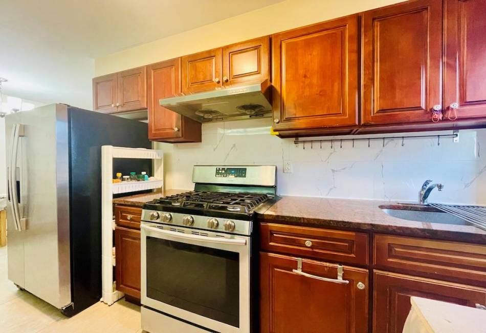 208 Bay 22nd Street, Brooklyn, New York 11214, 2 Bedrooms Bedrooms, ,1 BathroomBathrooms,Residential,For Sale,Bay 22nd,486909