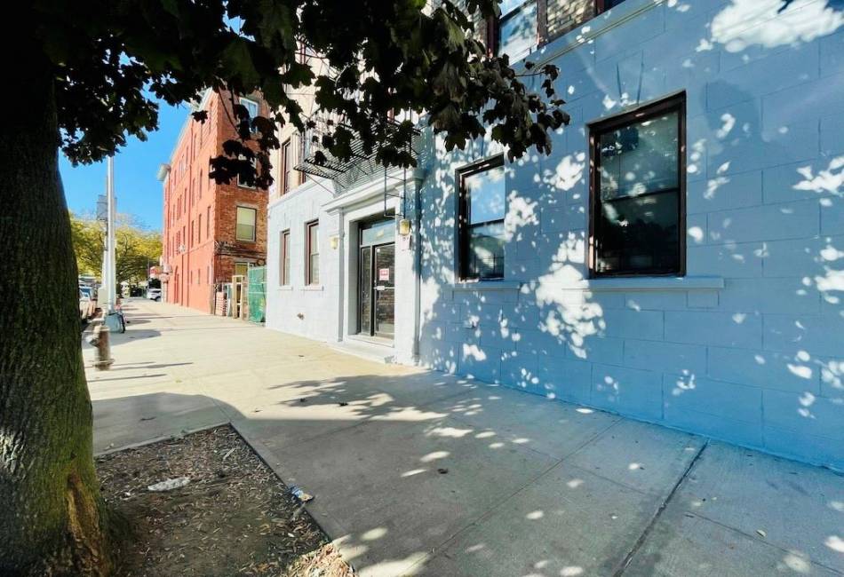 208 Bay 22nd Street, Brooklyn, New York 11214, 2 Bedrooms Bedrooms, ,1 BathroomBathrooms,Residential,For Sale,Bay 22nd,486909