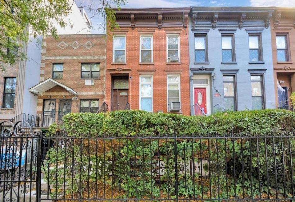 964 Gates Avenue, Brooklyn, New York 11221, 3 Bedrooms Bedrooms, ,2 BathroomsBathrooms,Residential,For Sale,Gates,486923