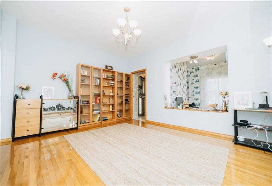 82 West End Avenue, Brooklyn, New York 11235, 2 Bedrooms Bedrooms, ,3 BathroomsBathrooms,Residential,For Sale,West End,486933