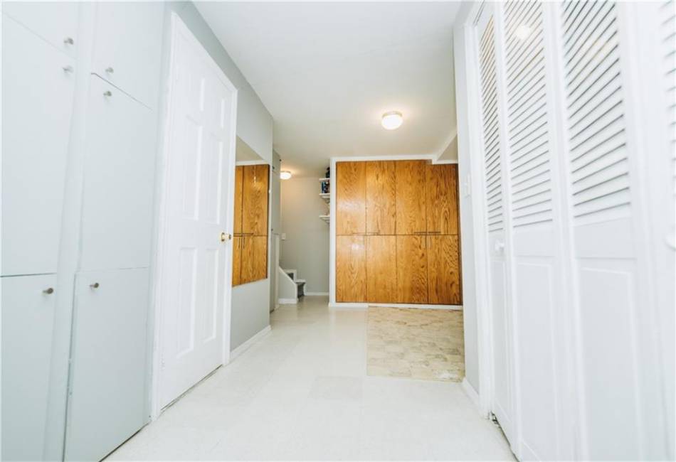 82 West End Avenue, Brooklyn, New York 11235, 2 Bedrooms Bedrooms, ,3 BathroomsBathrooms,Residential,For Sale,West End,486933